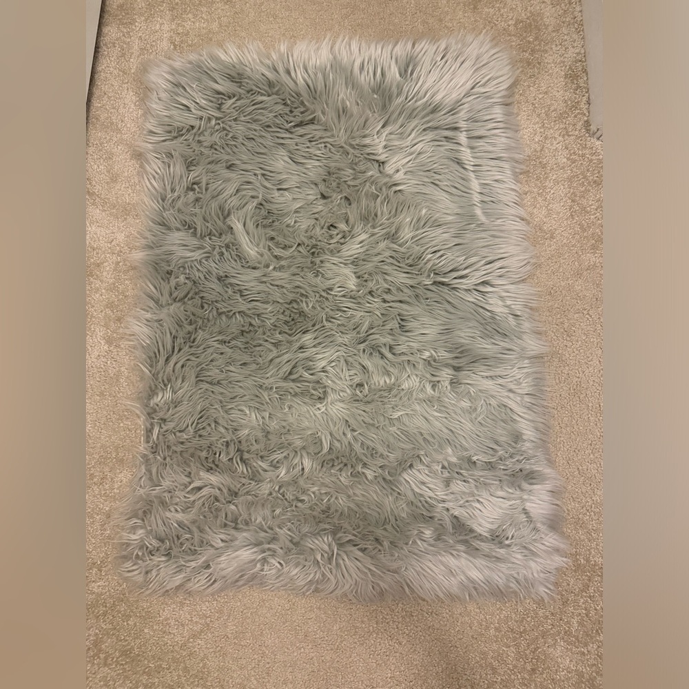 Grey Fuzzy Rug -2x3 vanity rug